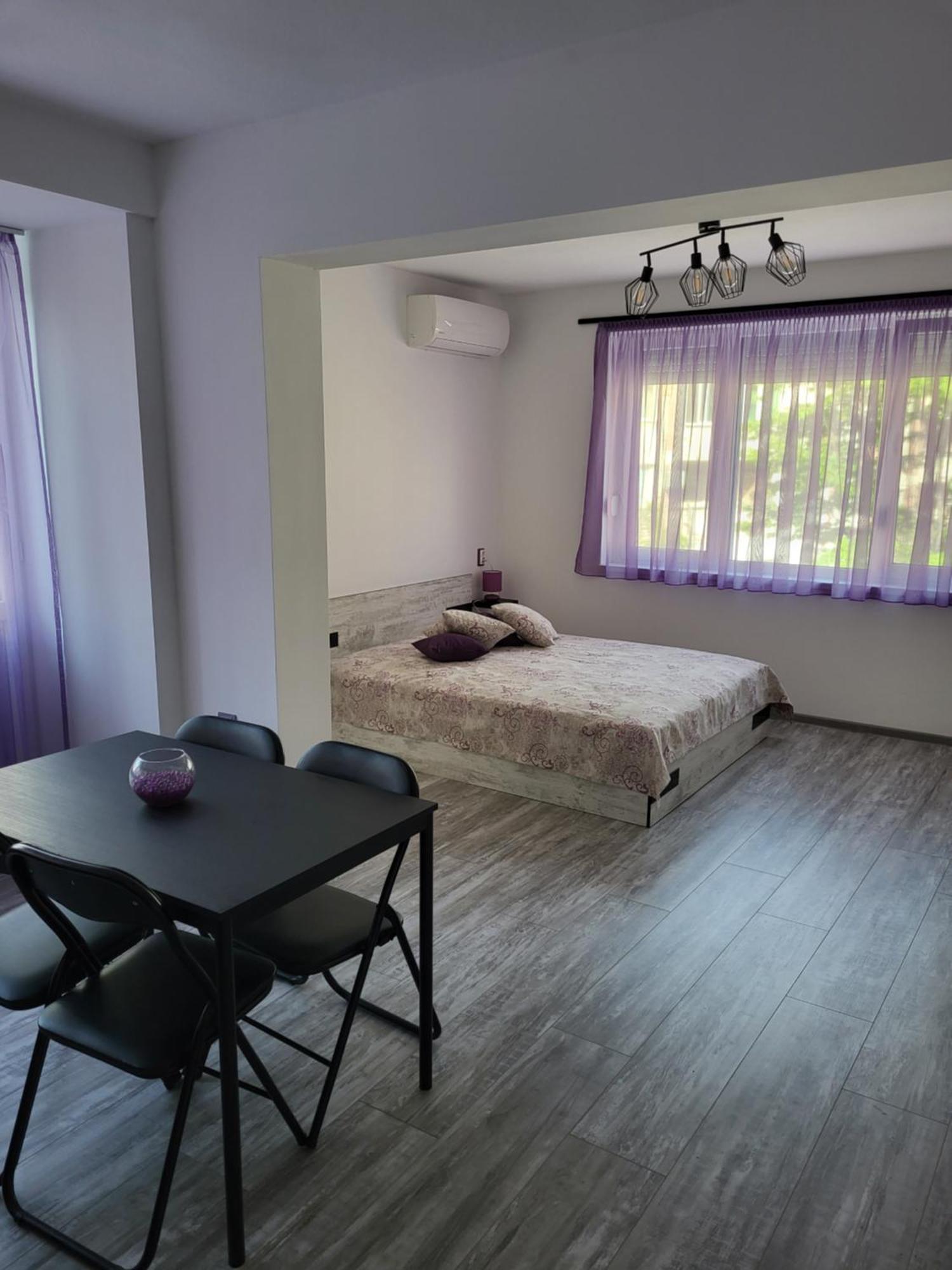 Purple Studios Veliko Tŭrnovo Rom bilde