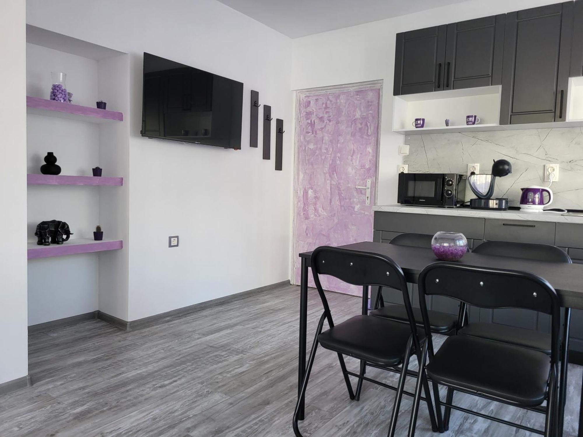 Purple Studios Veliko Tŭrnovo Rom bilde